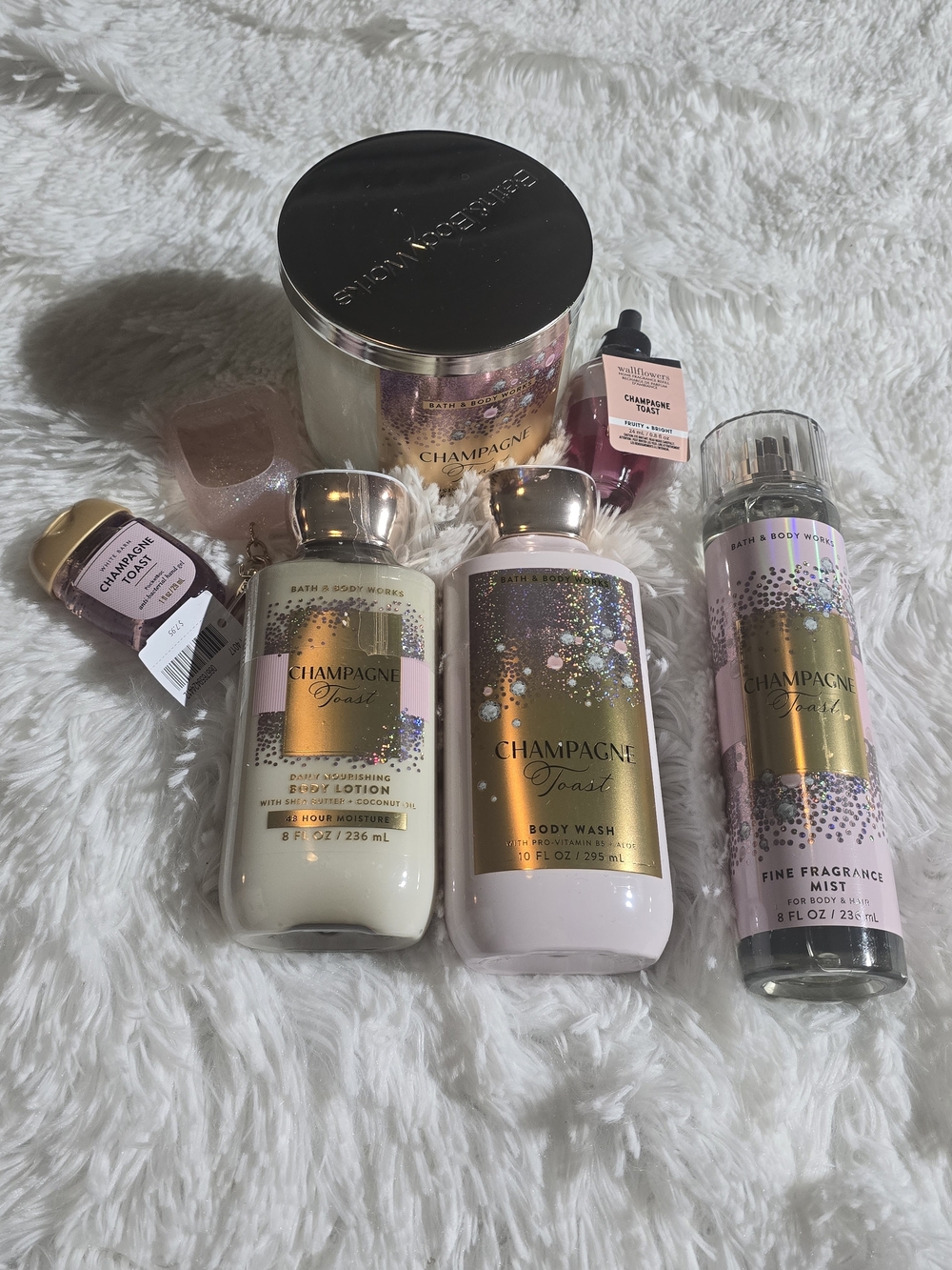 Bath & Body Works Champagne Toast Bath & Body Set in Pink/Gold